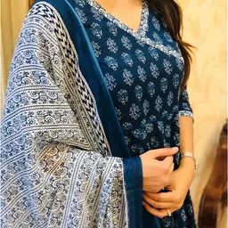 rekha tex fab Women Printed Cotton Rayon Anarkali Kurta image 4