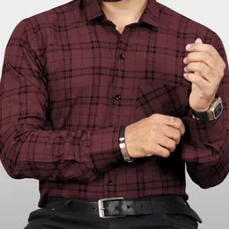 surhi Men Regular Fit Checkered Spread Collar Casual Shirt image 3