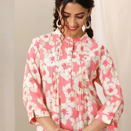 libas Women Printed Silk Blend Straight Kurta image 4