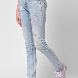 Woodland Women Blue Slim Fit Ripped Heavy Fade Stretchable Jeans image 3