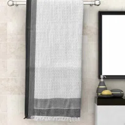White Patterned 210 GSM Cotton Bath Towel by Athom Living-image-42