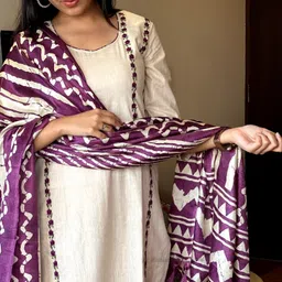 the hope Women Cotton Blend Kurta Pant Dupatta Set image 5