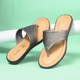 bata Women's Thong Slipper image 5