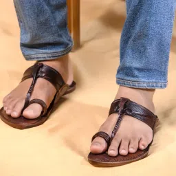 kalapuri Tradition Meets Timelessness: Step Out in Style with Heritage Kolhapuri Chappals image 1