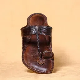 kalapuri Tradition Meets Timelessness: Step Out in Style with Heritage Kolhapuri Chappals image 2