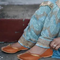 catbird Women's Mojari Traditional Punjabi Jutti Ethnic Shoes image 1