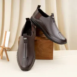 wugatti Men's Comfortable, Lightweight & Trendy Geniune Leather Slip-On Casual Boat Shoes image 2