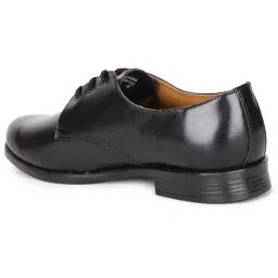 bata Men S Stride Black Formal Shoes image 3
