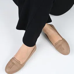 xe looks Classic Loafers with Subtle Tassel – Elegant Design, Superior Trendy, Ideal for Enhancing Your Casual and Office Looks for Girls & Womens image 3