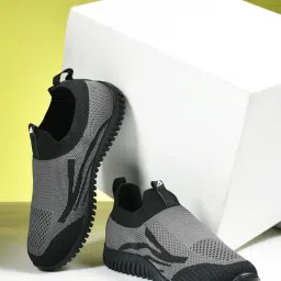 impakto Men Olive Walking Shoe image 1