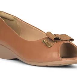 bata Women Pull On Ballet Flat image 4