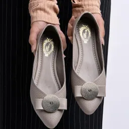 shoetopia Women Pull On Ballet Flat image 2
