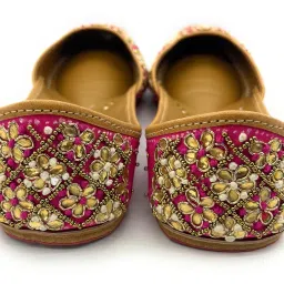 apni jutti Punjabi Jutti, Rose Radiance, Pink Color Embroidered Handmade Jutti for Women with Soft Leather and Double Cushion, Dabka Jutti, Handcrafted Women Jutti image 5