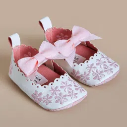 hopscotch Girls White Floral Lace Bow Booties image 3