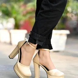 shoetopia Women's Heeled Sandal image 3