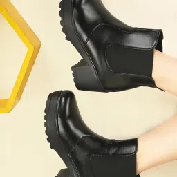 xe looks Attractive,Comfortable & Stylish Casual High Block Heel Boot For Women Ankle Length Design image 3