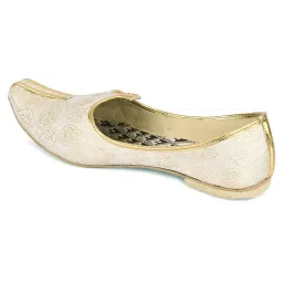 desi colour Mens Ethnic Designer Punjabi Jutti Mojari Nagra for Party-White Gold image 2