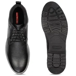 bata Men's Leather Boot's image 3