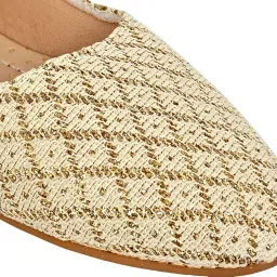 altek Women Ethnic Antiskid Fashinable Daily Use Soft Cloth Rexine Fabric Casualwear Durable Indoor Outdoor Chappal (13136) image 2