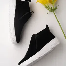 shoetopia Women's Flat Boots image 3