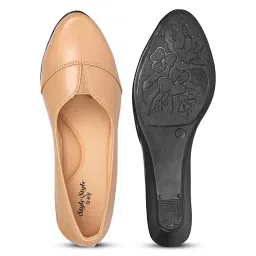 style buy style Womens Slip On Casual Shoes, Office Wear, Regular Use Beige image 4