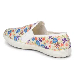bata Women's PRINTED FITNESS Ballerina image 3