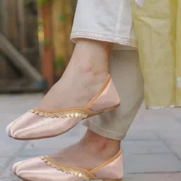 catbird Women’s Lace Work Ethnic Shoes Traditional Mojari Punjabi Jutti image 1