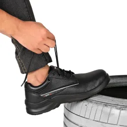 perf Turbo-X Low Ankle Safety Shoe - Premium Buff Grain Leather, Steel Toe Cap 200J, PU Double Density Sole for Construction and Industrial Work image 5