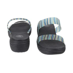 mochi Women Wedge Heel Casual Sandal image 4