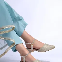 shoetopia Women Pull On Pump Heels image 1