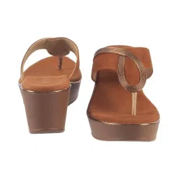 mochi Women Wedge Heel Sandal image 4