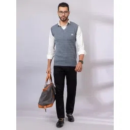 wear lusso Men’s Sleeveless Knit Sweater Vest – Classic V-Neck Pullover with Textured Pattern | Lightweight Layer for Office, Casual & Travel Wear image 5