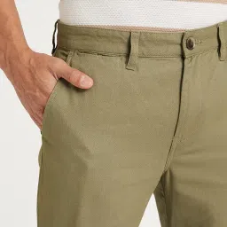 amazon brand - symbol Men's Regular Fit Mid Rise Trouser image 3