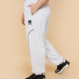 max Women Joggers image 5