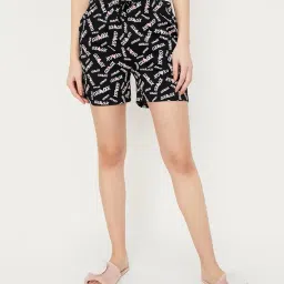 max Women's Shorts image 5