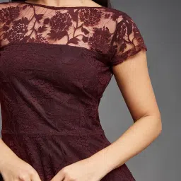 miss chase Women's Round Neck Cap Sleeves Low Back Lace Skater Knee-Length Dress image 4