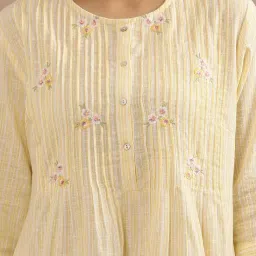 w for woman Yellow Striped Cotton Straight Tunic image 5