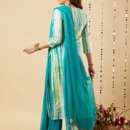 gosriki Women's Rayon Blend Straight Printed Kurta with Pant & Dupatta image 1