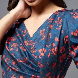 miss chase Women's Multicolored-Base-Blue V-Neck Pleated Puff Sleeve Floral Wrap Midi Polyester Dress image 4
