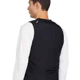 nike Men's Solid Vest image 1