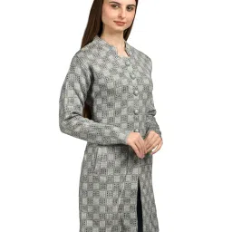 ladywillington Women Woolen Long Coat Warm Fabric Cardigans Winter Wear Pure Wool Sweater for Women 100% Rainbow Wool Free Size Warm Cardigans with Side Pockets image 3