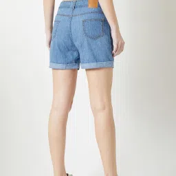 miss chase Women's Blue Relaxed Fit Clean Look Regular Length Mid Rise Denim Shorts image 3