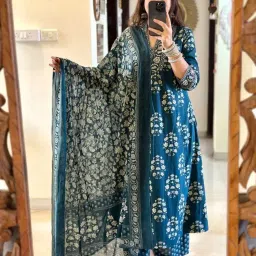 mysticmoulds Women's Cotton Floral Printed Anazrkali Kurti with Pant & Dupatta Set image 1