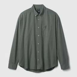 gap Men's Solid Regular Fit Button Down Shirt image 2