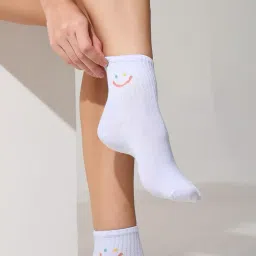 tendsy Women's Ankle Socks, 5 Pairs, Pastel Colours, Embroidered Smile and Bow Design image 2