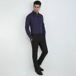 park avenue Men Slim Fit Solid Pattern Cotton Polyester Blend Semi Cutaway Collar Full Sleeve Formal Shirt image 4