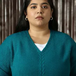 high star clothing High Star Women Acrylic Self Design Relaxed Fit V-Neck Full Sleeves Sweaters image 5