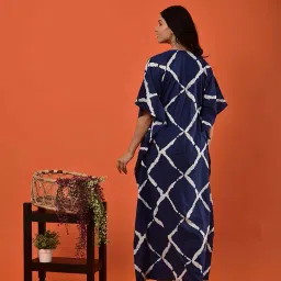 ikk kudi by seerat Women's Jaipuri Printed 100% Cotton Feeding Kaftan with Invisible Zip | Feeding/ Maternity/ Nursing Nightdress/ Nighties Sleep Wear - Crisscross- Indigo - Multicolour image 3