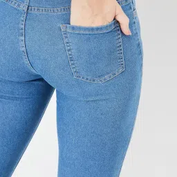 max Women's High Rise Regular Jeans image 4