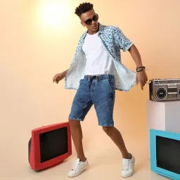 campus sutra Men's Side-Striped Denim Shorts for Casual Wear | Dark-Wash | Regular Fit | Button Closure | Denim Shorts Crafted with Comfort Fit for Everyday Wear image 1